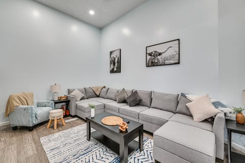 Hike, Bike & Explore: Cozy Horse Cave Getaway! House in Kentucky