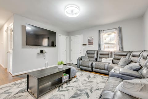 7 Mi to Dtwn ATL! Family-Friendly Escape w/ Deck House in Atlanta