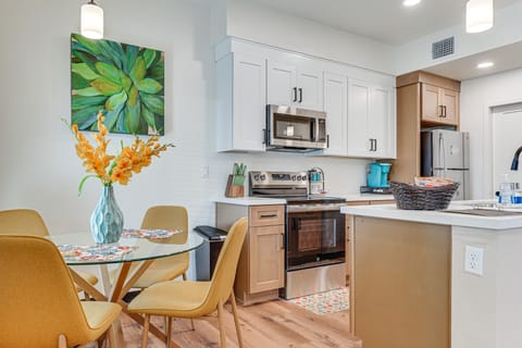 Newly Finished, High-End Condo Near Tucson’s Best! Apartment in Catalina Foothills