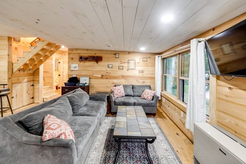 Waterfront 'Little Red Camp' on Moose River House in Moosehead Lake