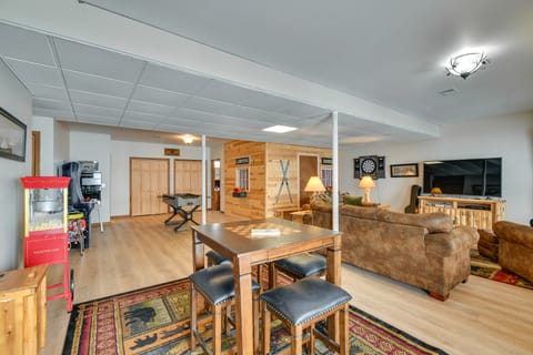 Luxe Hideaway on Houghton Lake: Families Welcome! House in Houghton Lake