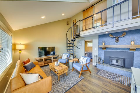 Hike, Fish & Unwind: Cocolalla Lake Home w/ Dock! House in Idaho