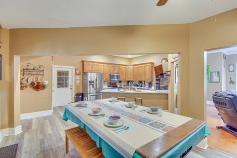 Explore Gulf Coast & Beyond! Home w/ Yard & Games House in Long Beach