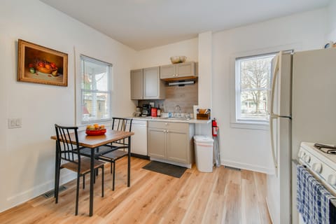 Parks, Pours & Lake Days: Walkable Geneva Wine Hub Apartment in Geneva