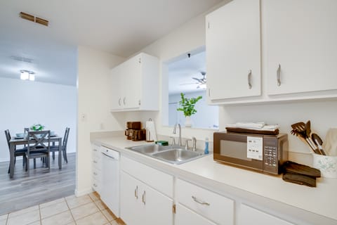 Steps from Crystal River: Crystal River Getaway! House in Crystal River