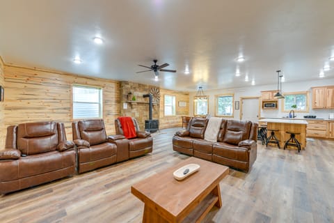 Covered Patio, Creek & Mtn Views: Afton Nature Hub House in Afton