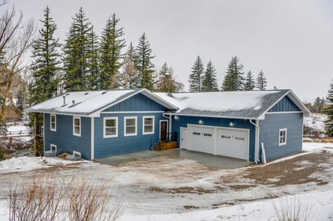 Covered Patio, Creek & Mtn Views: Afton Nature Hub House in Afton