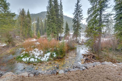 Covered Patio, Creek & Mtn Views: Afton Nature Hub House in Afton