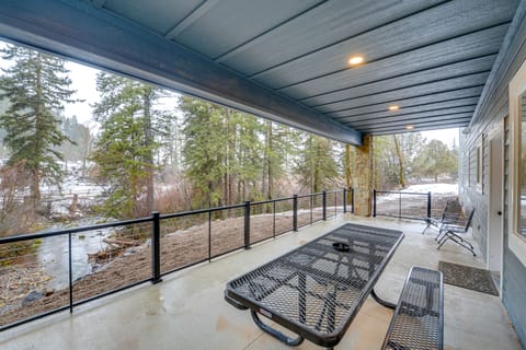 Covered Patio, Creek & Mtn Views: Afton Nature Hub House in Afton