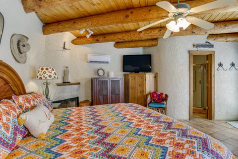 6 Mi to Texas Tech: Studio w/ Shared Pool & Grill Apartment in Lubbock