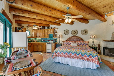 6 Mi to Texas Tech: Studio w/ Shared Pool & Grill Apartment in Lubbock