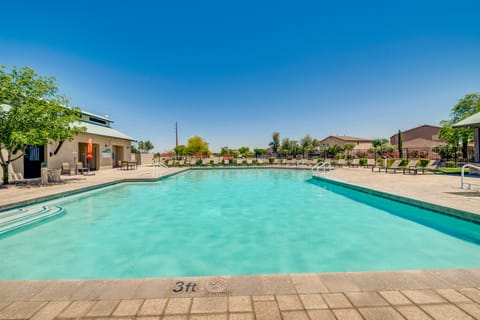 Community Perks! Golfer’s Oasis in San Tan Valley House in Johnson Ranch