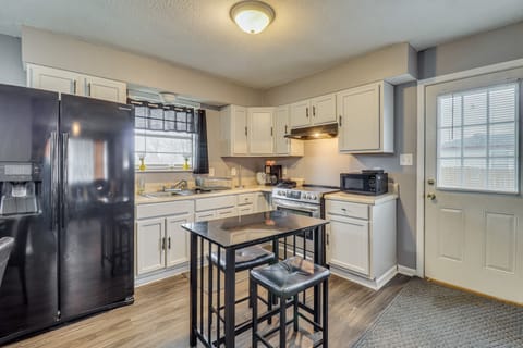 7 Mi to Somerville Square! Countryside Retreat House in Tennessee