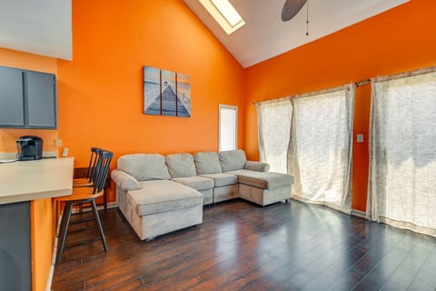 Pool Access & Near Beach! Golf Colony Resort Condo Apartment in Surfside Beach