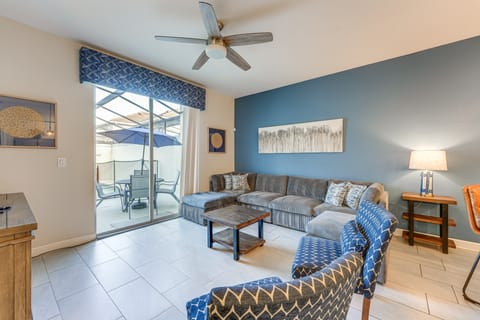 4 Mi to Disney! Family Escape w/ Poolside Oasis Apartment in Kissimmee