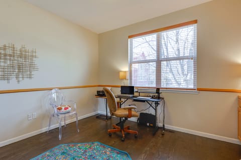 3 Mi to Union Reservoir & Dtwn! Spacious Retreat House in Longmont