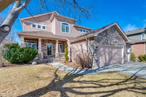 3 Mi to Union Reservoir & Dtwn! Spacious Retreat House in Longmont