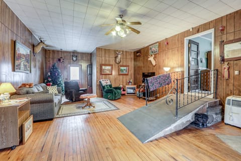 Hike & Fish: Family Retreat in Upstate New York! House in Adirondack Mountains