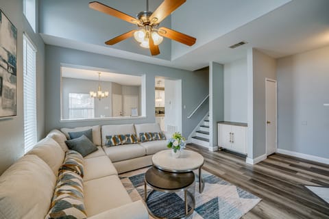 Pet-Friendly! Renovated Arlington Home Near AT&T Apartment in Arlington