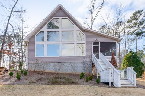 Lakefront Getaway w/ Boat Slip & Dock in Sparta! House in Lake Sinclair