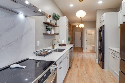 Historic Lawrenceburg Loft: Balcony + Square Views Apartment in Tennessee