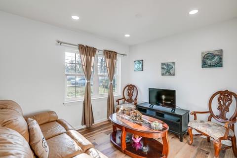 5 Mi to Dtwn Panama City! Family Haven w/ Patio House in Highway 30A Florida Beach