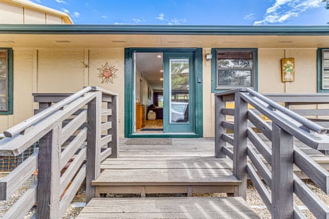 < 2 Mi to Grindstone Lake & Trails! Mtn-View Condo Apartment in Ruidoso