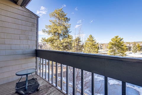 Shuttle to Winter Park Resort: Mtn-View Condo! Apartment in Fraser