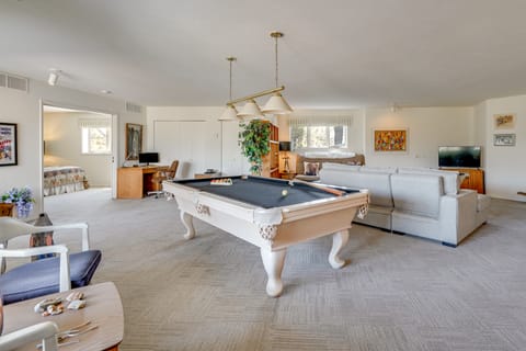 Near Trails: Luxe Mountain-View Retreat in Tucson! House in Oro Valley