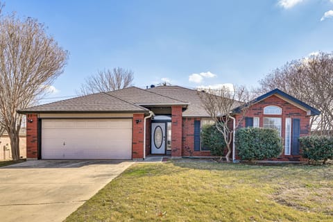 10 Mi to Fort Hood: Family Home w/ Backyard House in Harker Heights