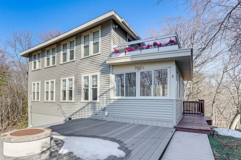 Walk to Beach! Serene Lake Michigan Home w/ Deck House in Grand Haven