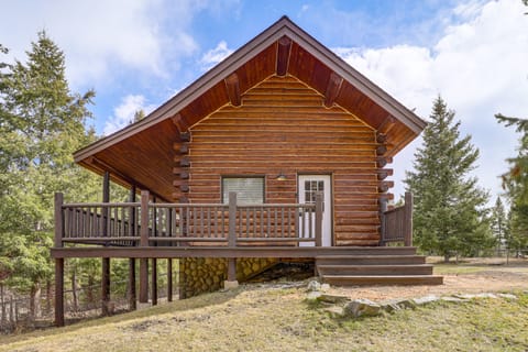 Wild Adventures in Eureka! Amish-Crafted Cabin House in Idaho
