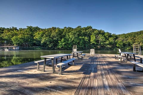 Boater’s Haven! Lake of the Ozarks Resort Retreat Villa in Osage Beach