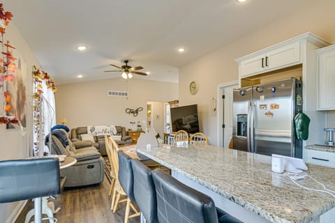 Relax & Reconnect! Family Getaway in Dry Ridge House in Ohio