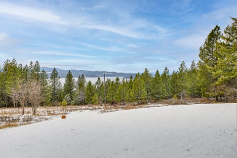 2 Mi to Lake Coeur d’Alene! Serene Retreat, Patio Apartment in Kootenai County