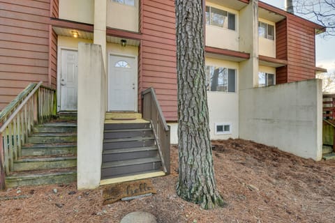 Tiger Town Getaway: 2 Mi to Downtown & Campus! Apartment in Clemson