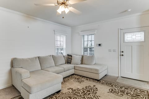 7 Mi to Disney: Family Home w/ Heated Pool Access House in Loughman