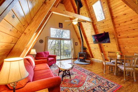 Pond Mountain Springs 'Falcon Cabin,' Fish & Hike! Apartment in Arkansas