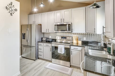 Private Yard & Patio: Spacious Retreat in Omaha! House in Iowa