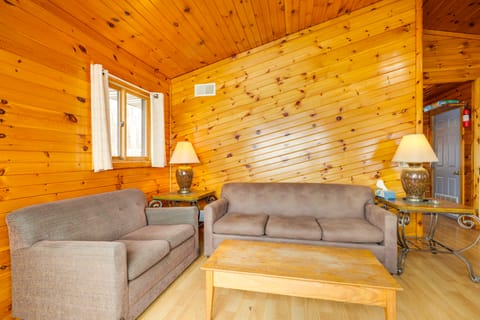 Lake Access & Pier: Northwoods Fishing Cabin House in Wisconsin