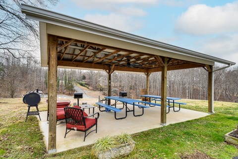 Boat & Relax on Smith Mountain Lake! Bright Condo Apartment in Smith Mountain Lake