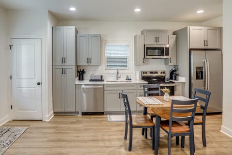 Ole Miss Getaway! Condo 2 Mi to Campus Apartment in Oxford