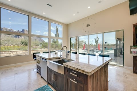 Superstition Mtn Estate! Luxe Pool & Rooftop Deck House in Apache Junction