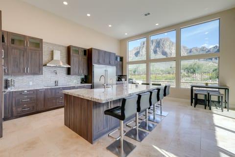 Superstition Mtn Estate! Luxe Pool & Rooftop Deck House in Apache Junction