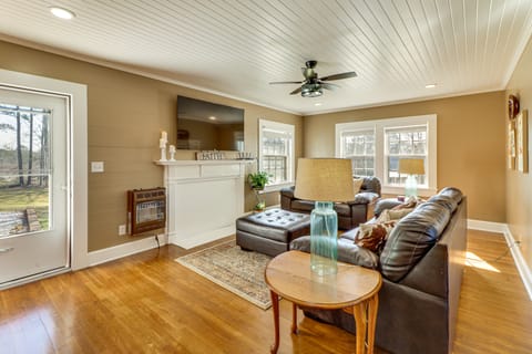 Pet-Friendly 'Railroad Cottage' Near Wedowee Lake House in Alabama