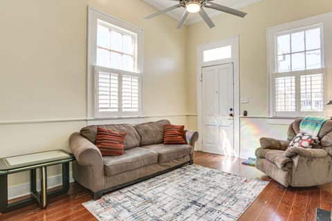 Walk to River & NOLA Ferry: Algiers Point Home House in Ninth Ward