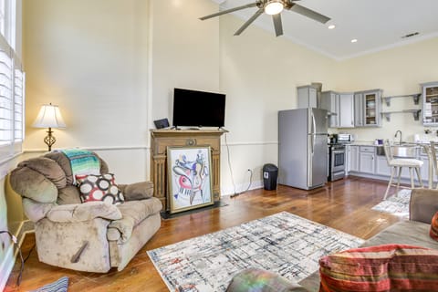 Walk to River & NOLA Ferry: Algiers Point Home House in Ninth Ward