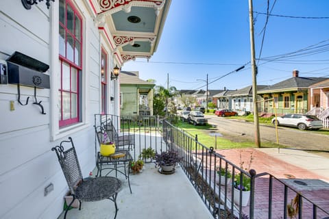 Walk to River & NOLA Ferry: Algiers Point Home House in Ninth Ward