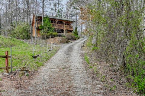 Mtn-View Bryson City Cabin: 1 Mi to Deep Creek! House in Swain County