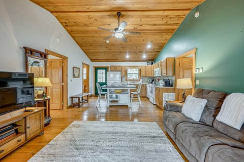 Mtn-View Bryson City Cabin: 1 Mi to Deep Creek! House in Swain County